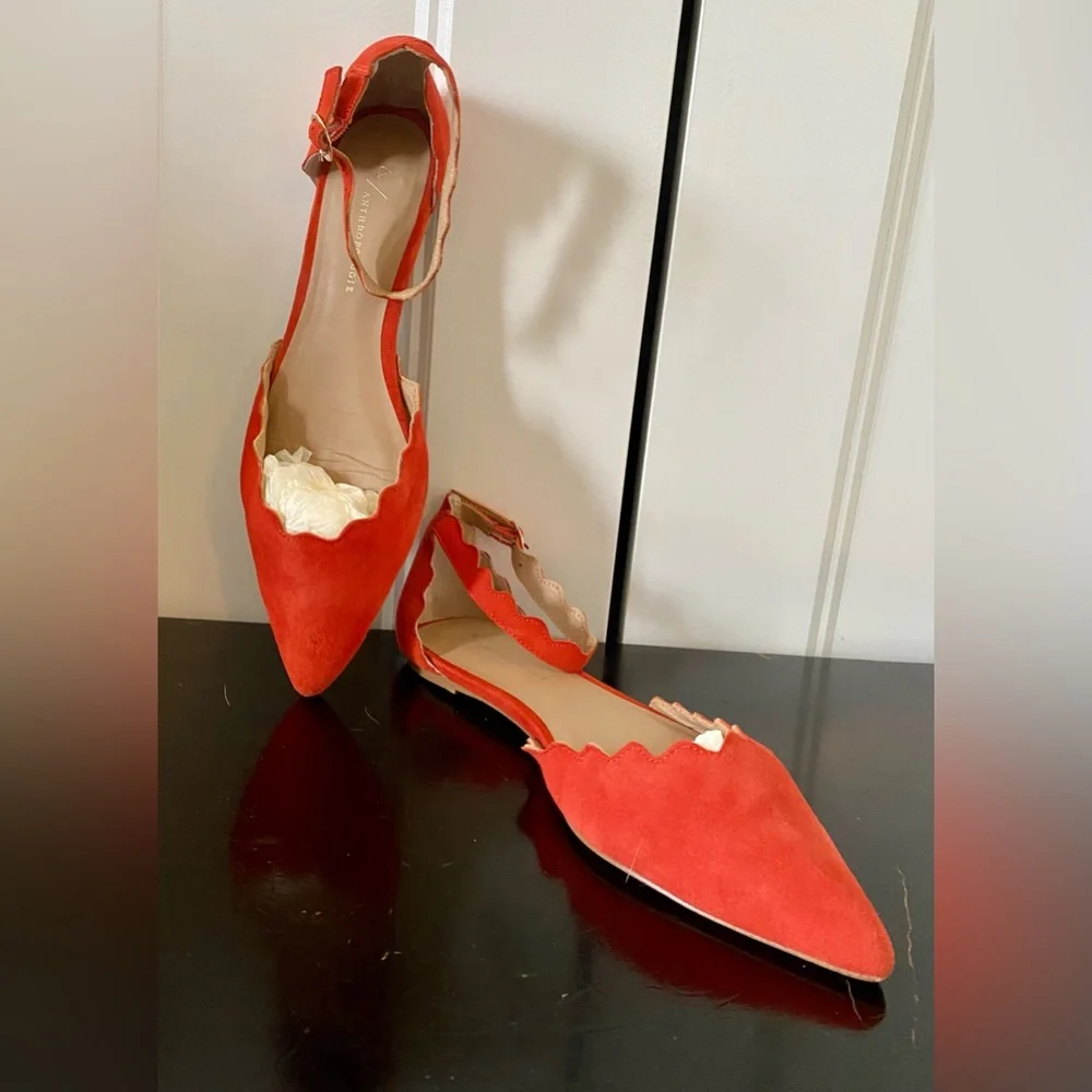 ANTHROPOLOGIE Red suede flats with scalloped detail and ankle straps. - Picture 2 of 7